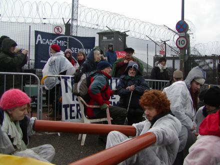 Faslane 365 academics & students