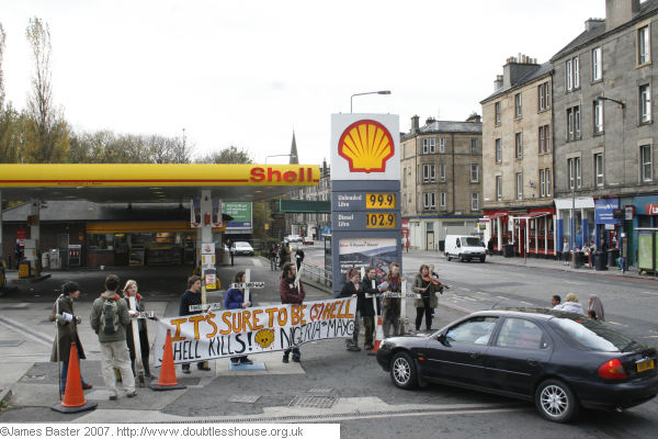 Shell Edinburgh blockade