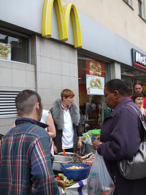 London Food not Bombs climate food day