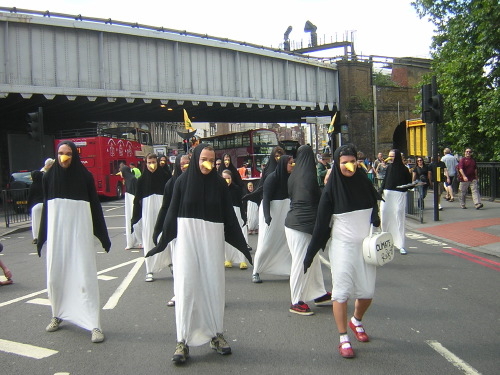 Caravan penguins