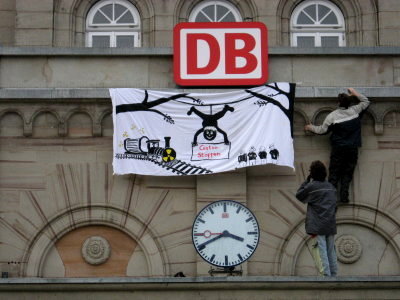 Castor Deutsche Bahn banner hang