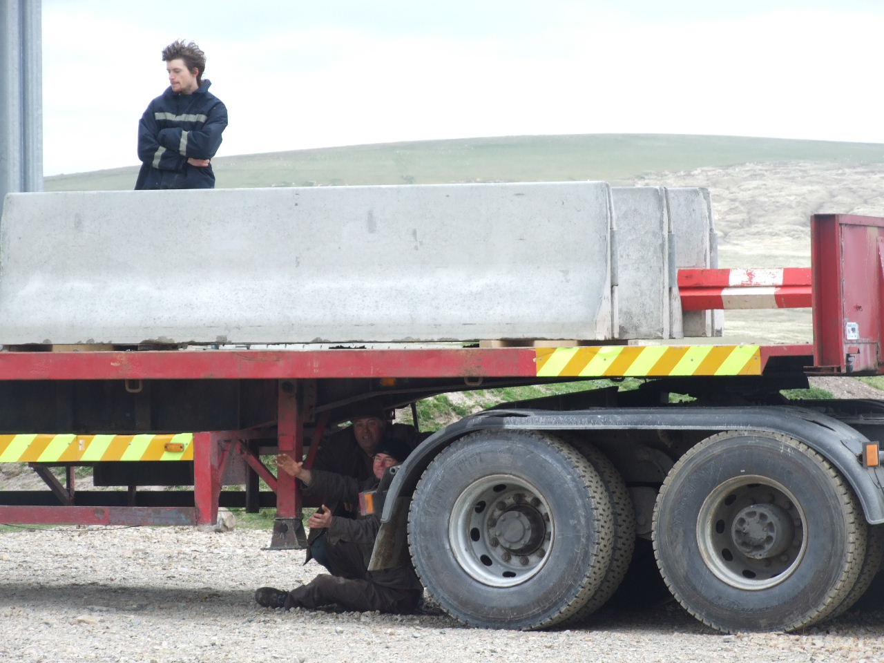 On and under the fencing lorry