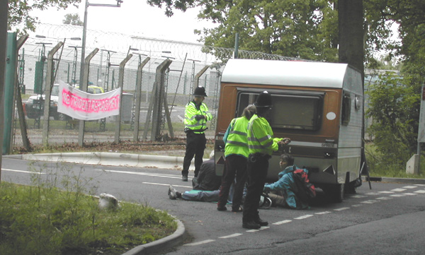 Aldermaston blockade 4