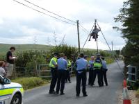 Rossport tripod in road