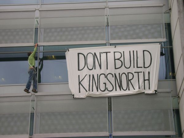 Don't Build Kingsnorth banner at Laing O'Rourke