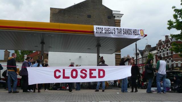 Shell garage closed