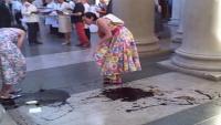 Flowery-dressed oil spills